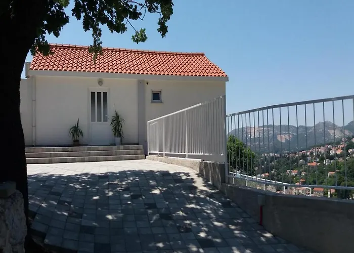 Nika Villa Mlini